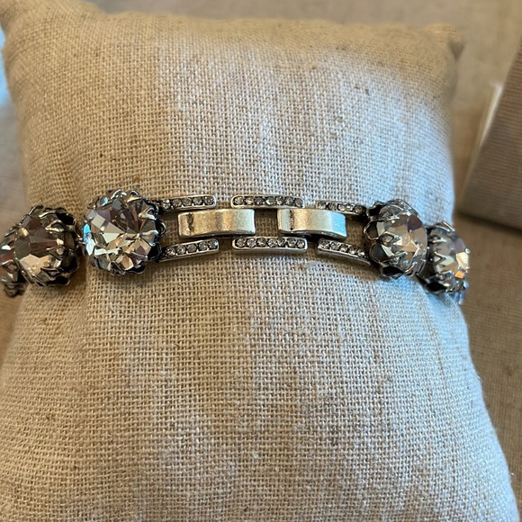 Stella & Dot set: Vintage Crystal bracelet and Vintage Crystal Studs - Picture 3 of 6